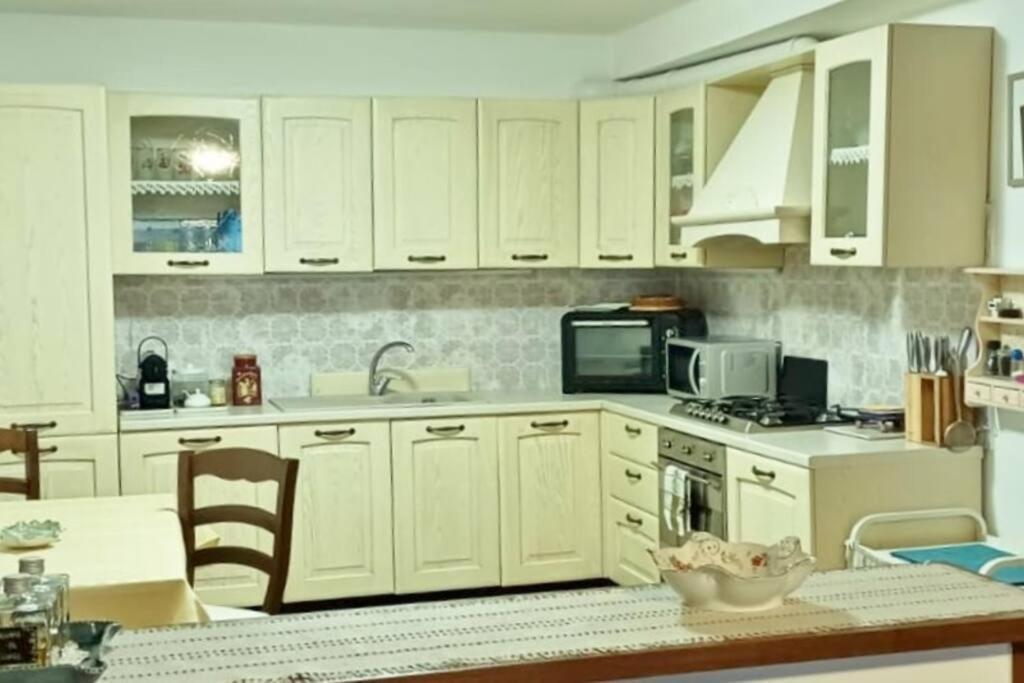 Brezza Marina - Appartamento In Villa Fronte Mare ตรีเอสเต ภายนอก รูปภาพ