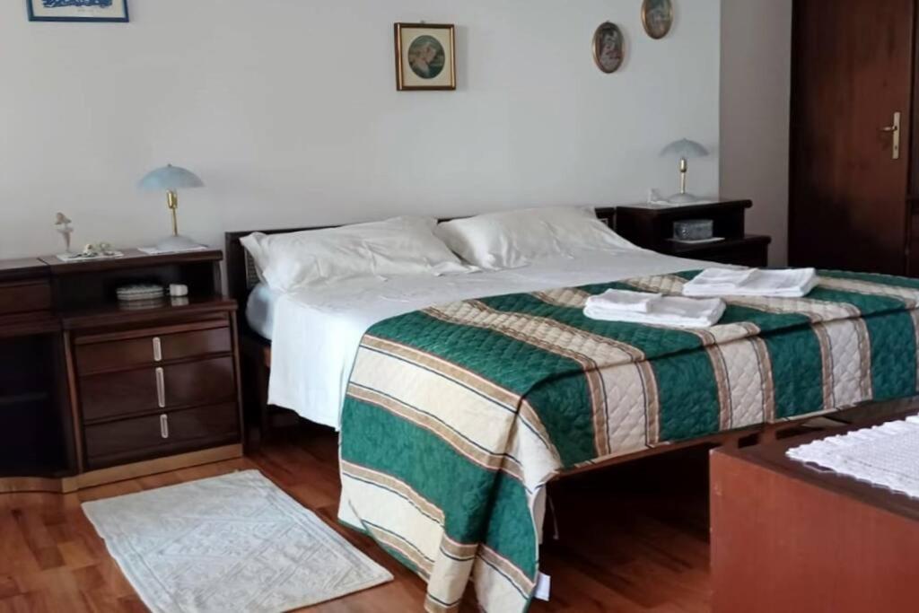 Brezza Marina - Appartamento In Villa Fronte Mare ตรีเอสเต ภายนอก รูปภาพ